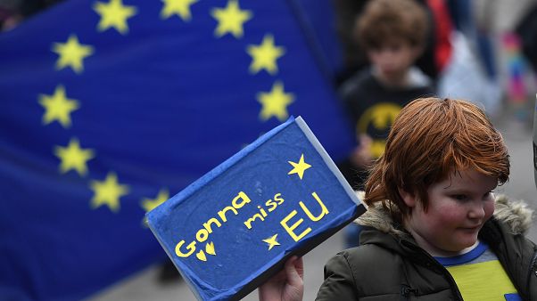 «Γκάφα» του υπουργού Brexit-Ντάουνινγκ Στριτ: Δεν υπάρχει ημερομηνία ολοκλήρωσης συνομιλιών «Γκάφα» του υπουργού Brexit-Ντάουνινγκ Στριτ: Δεν υπάρχει ημερομηνία ολοκλήρωσης συνομιλιών