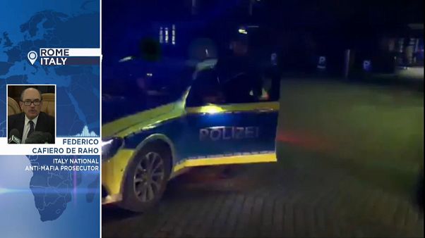 Fiori e contanti, la 'ndrangheta penetra in Europa Fiori e contanti, la 'ndrangheta penetra in Europa