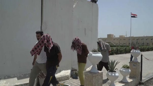 الولايات المتحدة تنقل محتجزي داعش من سوريا إلى العراق وفق هيومن رايتس ووتش الولايات المتحدة تنقل محتجزي داعش من سوريا إلى العراق وفق هيومن رايتس ووتش
