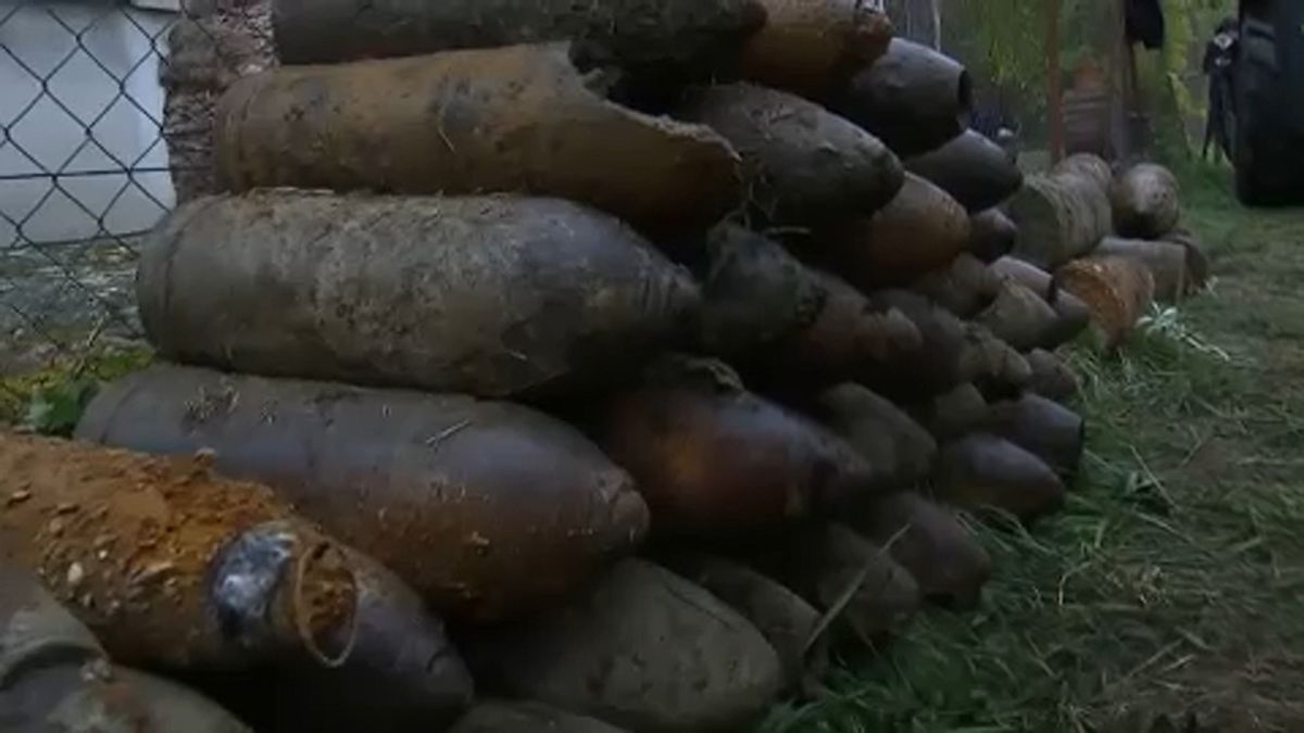 Százával rejt első világháborús bombákat a föld