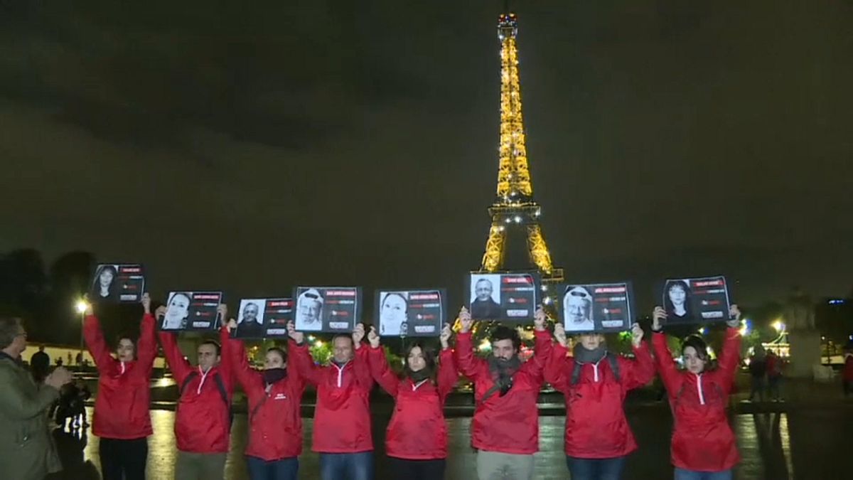 Акция в поддержку журналистов в Париже