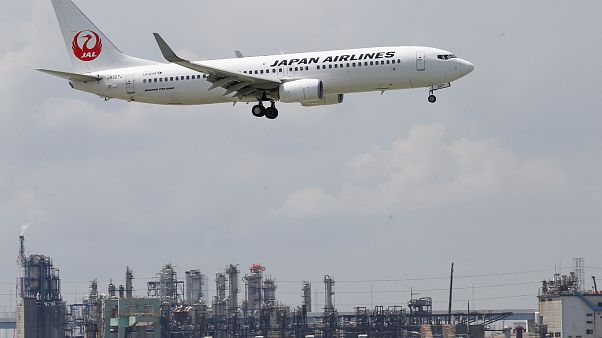 Japon havayolu göz altına alınan sarhoş pilot için özür diledi Japon havayolu göz altına alınan sarhoş pilot için özür diledi