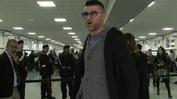 2 Jahre Haft: Weltmeister Vincenzo Iaquinta in Mafia-Prozess verurteilt 2 Jahre Haft: Weltmeister Vincenzo Iaquinta in Mafia-Prozess verurteilt