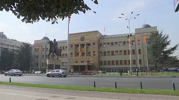 Σκόπια: Στη Βουλή οι προτάσεις για τις συνταγματικές αλλαγές Σκόπια: Στη Βουλή οι προτάσεις για τις συνταγματικές αλλαγές