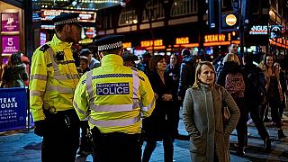 إصابة شخصين بطعنات في لندن والشرطة البريطانية تعتقل شخصاً