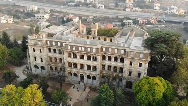 لبنان: فندق "صوفر الكبير" يعود للحياة كمعرض للوحات التاريخية لبنان: فندق "صوفر الكبير" يعود للحياة كمعرض للوحات التاريخية