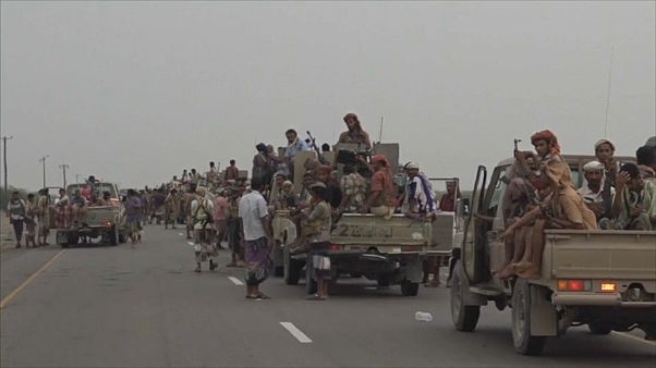 بالرغم من التحذيرات الدولية التحالف بقيادة السعودية يشن حملة على الحديدة بالرغم من التحذيرات الدولية التحالف بقيادة السعودية يشن حملة على الحديدة