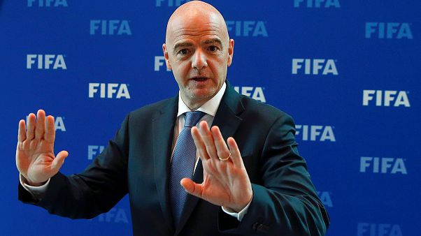 Football leaks : le PSG et le Qatar fraudent, l'UEFA couvre Football leaks : le PSG et le Qatar fraudent, l'UEFA couvre