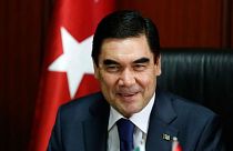 VİDEO | Türkmenistan Devlet Başkanı kabine toplantısında altın halter kaldırdı