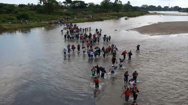 Caravana de migrantes está a 1.300 quilómetros dos EUA Caravana de migrantes está a 1.300 quilómetros dos EUA