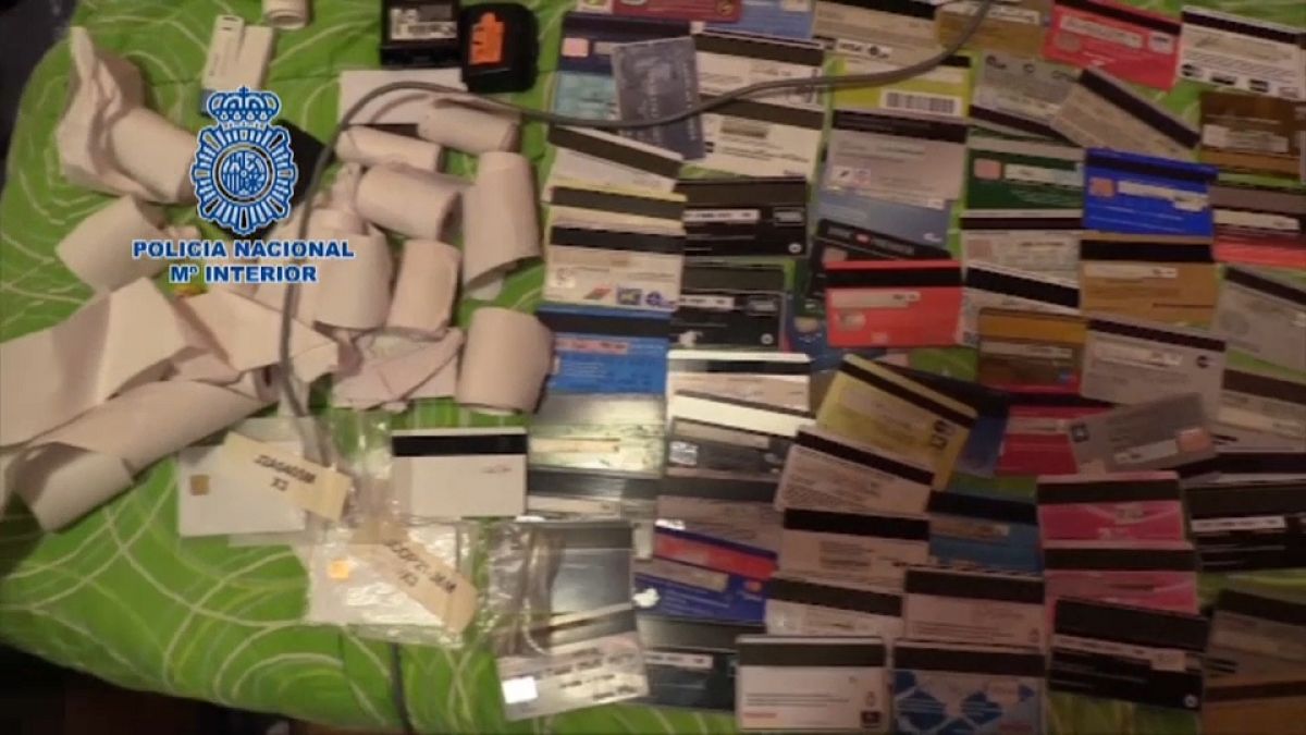 Spanish police arrest gang accused of credit card cloning 