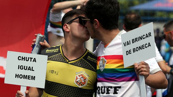 Liga gay de futebol promete resistir a Bolsonaro Liga gay de futebol promete resistir a Bolsonaro
