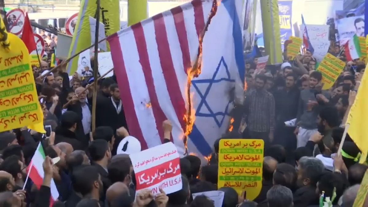 Teheran: Tausende protestieren gegen die Fortsetzung der US-Sanktionen