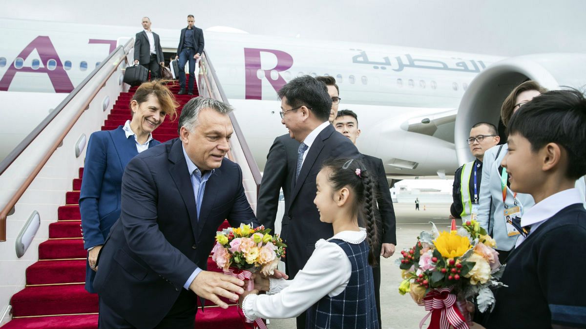 Orbán megérkezett Kínába