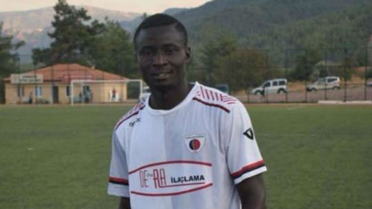 Maçta kalp krizi geçiren Sarayköyspor'un Nijeryalı forveti hayatını kaybetti
