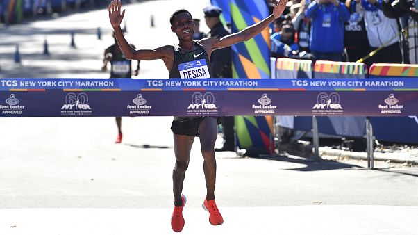 Lelisa Desisa vence maratona de Nova Iorque Lelisa Desisa vence maratona de Nova Iorque