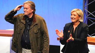 Fransız aşırı sağ partisi Avrupa Parlamentosu seçim anketinde önde gidiyor 