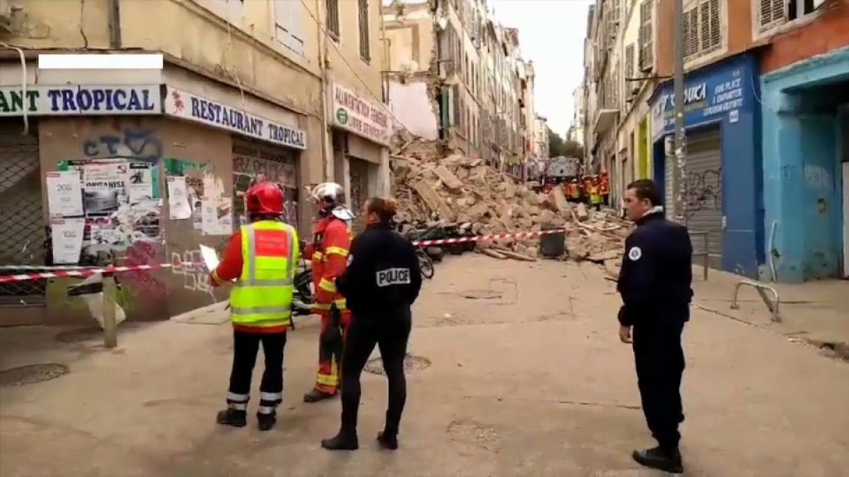 Deux immeubles s'effondrent à Marseille