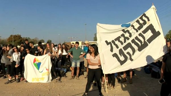 "Lasciateci crescere in pace", la marcia degli studenti israeliani "Lasciateci crescere in pace", la marcia degli studenti israeliani