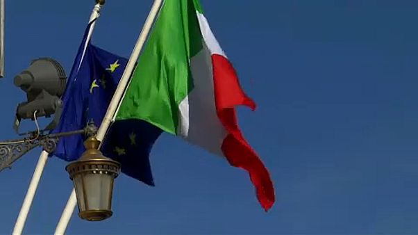 "Breves de Bruxelas": Itália debaixo de fogo no Eurogrupo "Breves de Bruxelas": Itália debaixo de fogo no Eurogrupo