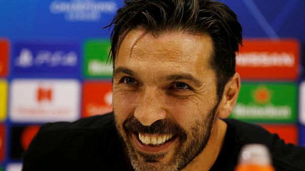 Champions League, che notte: Napoli-Psg e Inter-Barcellona Champions League, che notte: Napoli-Psg e Inter-Barcellona