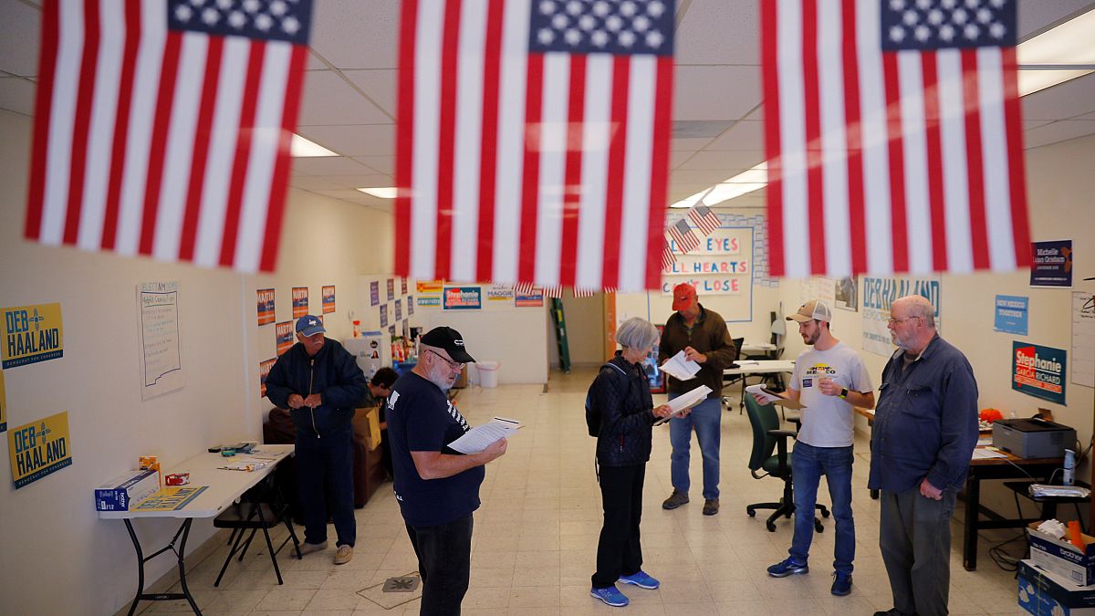 US-Zwischenwahlen haben mit Bestmarken begonnen - Ergebnisse am frühen Morgen 
