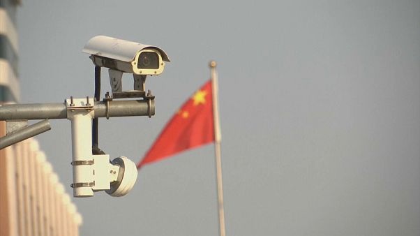 الصين تبتكر تقنية للتعرف على هوية الأشخاص من خلال طريقة مشيهم الصين تبتكر تقنية للتعرف على هوية الأشخاص من خلال طريقة مشيهم