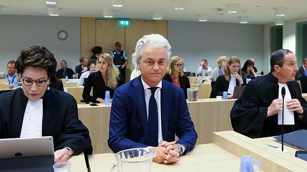 Hollanda: 100'den fazla Türk cami Geert Wilders'in Twitter hesabının dondurulmasını istedi Hollanda: 100'den fazla Türk cami Geert Wilders'in Twitter hesabının dondurulmasını istedi