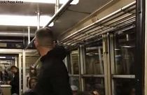 Una mujer se enfrenta a un hombre que hacía comentarios racistas en el metro en Italia