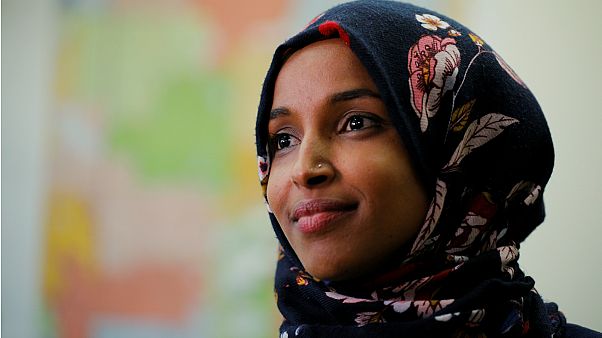 إلهان عمر: هل تصبح أول امرأة مسلمة في الكونغرس الأمريكي؟ إلهان عمر: هل تصبح أول امرأة مسلمة في الكونغرس الأمريكي؟