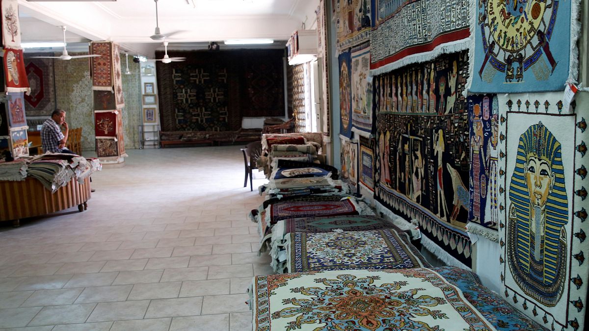 السياحة المصرية تتعافى.. وقريبا متحف يعرض 100 ألف قطعة أثرية
