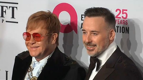 إلتون جون يجمع نحو 4 مليون دولار في حفله السنوي لمحاربة الإيدز إلتون جون يجمع نحو 4 مليون دولار في حفله السنوي لمحاربة الإيدز