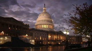 الجمهوريون يحافطون على سيطرتهم على مجلس الشيوخ والديمقراطيون ينتزعون السيطرة على مجلس النواب