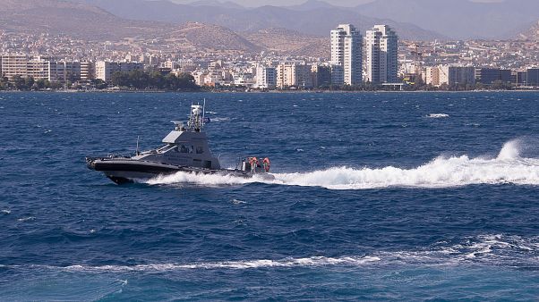 Πλοιάριο με πρόσφυγες έφτασε στην Κύπρο Πλοιάριο με πρόσφυγες έφτασε στην Κύπρο
