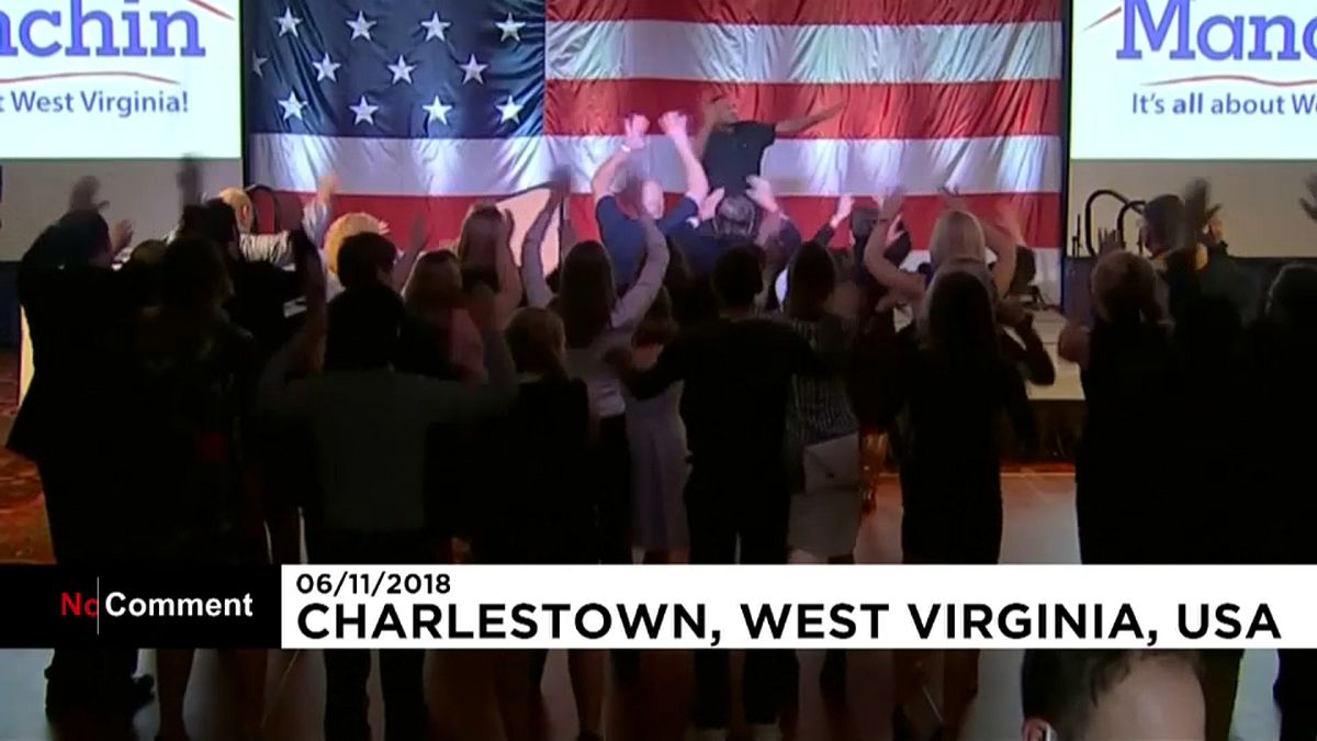 ABD'de Demokratlar zaferi dans ederek kutladı
