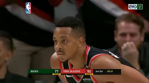 NBA: McCollum lidera la victoria de los Blazers ante los Bucks, 118-103 NBA: McCollum lidera la victoria de los Blazers ante los Bucks, 118-103
