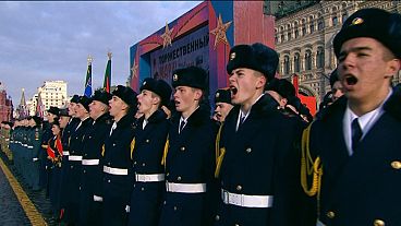 ویدئو؛ رژه نظامی در مسکو به مناسبت سالگرد رژه میدان سرخ 