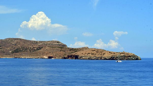 Εμπνευσμένο από τη Μακρόνησο το νέο βιβλίο της Β. Χίσλοπ Εμπνευσμένο από τη Μακρόνησο το νέο βιβλίο της Β. Χίσλοπ