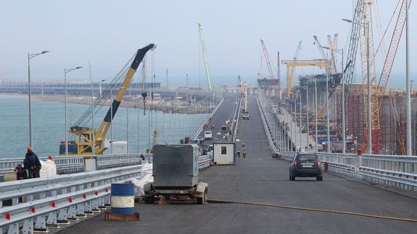 Ukraine threatens Russian visitors to Crimea with prison