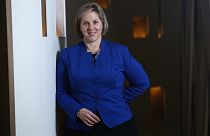 Tesla'da CEO pozisyonuna Elon Musk'ın yerine Robyn Denholm getirildi