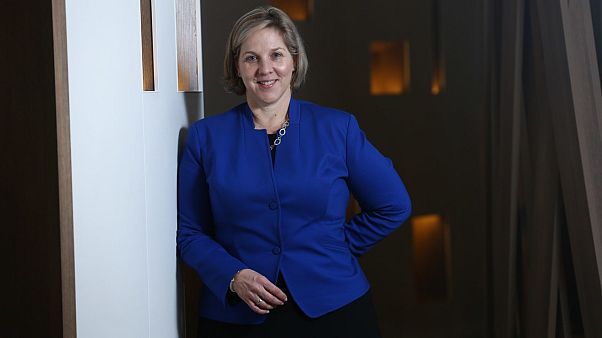 Tesla'da CEO pozisyonuna Elon Musk'ın yerine Robyn Denholm getirildi Tesla'da CEO pozisyonuna Elon Musk'ın yerine Robyn Denholm getirildi