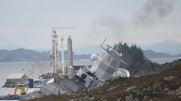 Colisión de una fragata militar y un petrolero en la costa Noruega Colisión de una fragata militar y un petrolero en la costa Noruega