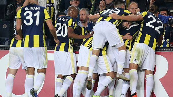 Avrupa Ligi: Fenerbahçe yendi, Beşiktaş berabere kaldı, Akhisar yenildi Avrupa Ligi: Fenerbahçe yendi, Beşiktaş berabere kaldı, Akhisar yenildi