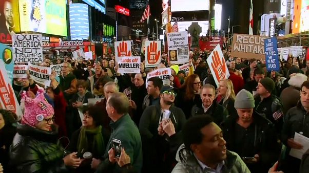 Usa, proteste per le dimissioni forzate di Sessions Usa, proteste per le dimissioni forzate di Sessions