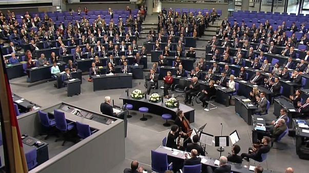 Γερμανία: H Βουλή τιμά τη μνήμη των θυμάτων της «Νύχτας των Κρυστάλλων» Γερμανία: H Βουλή τιμά τη μνήμη των θυμάτων της «Νύχτας των Κρυστάλλων»