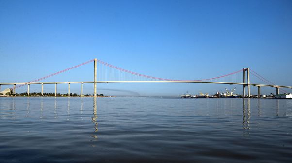 Moçambique inaugura maior ponte suspensa de África Moçambique inaugura maior ponte suspensa de África