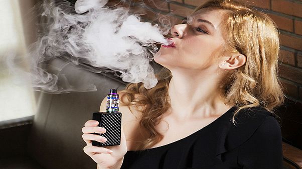 التفاح والبطيخ وغيرها من نكهات السجائر الإلكترونية... ستُحظر في أمريكا التفاح والبطيخ وغيرها من نكهات السجائر الإلكترونية... ستُحظر في أمريكا
