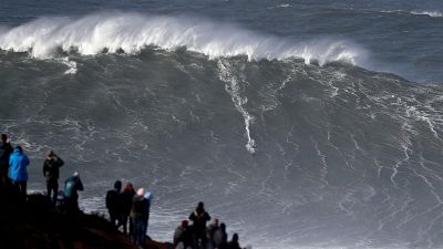 Surf de gros : chasseurs de vagues et de records