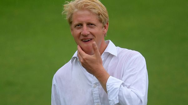 Brexit sürecinde May hükümetine yeni darbe: Ulaştırma Bakanı Johnson istifa etti Brexit sürecinde May hükümetine yeni darbe: Ulaştırma Bakanı Johnson istifa etti