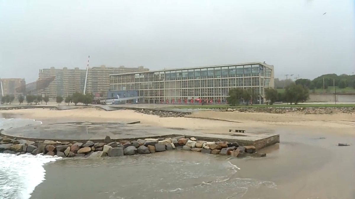 Portugal to demolish buildings threatened by coastal erosion